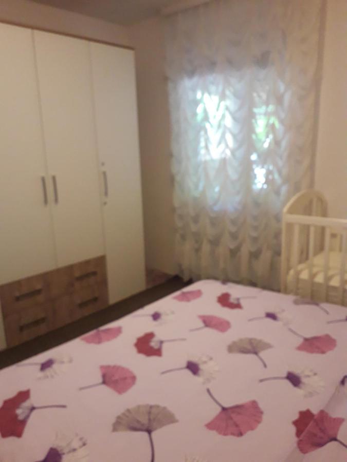 Apartments Lela Біхач Екстер'єр фото