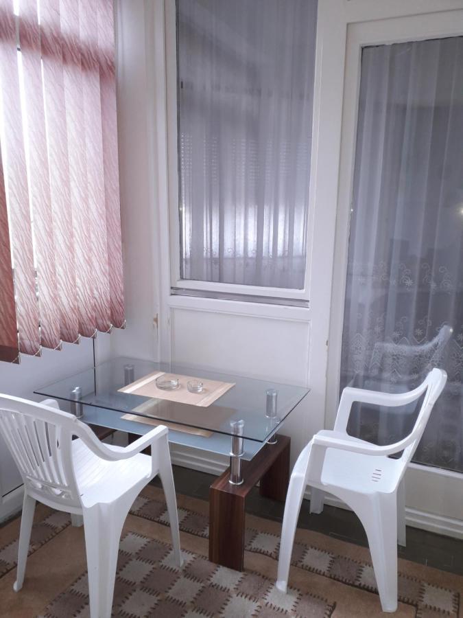 Apartments Lela Біхач Екстер'єр фото